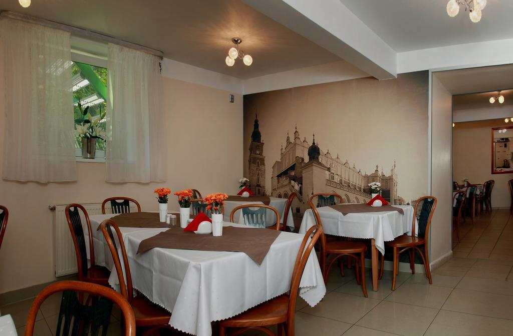 Hotel Monika Cracovie Extérieur photo