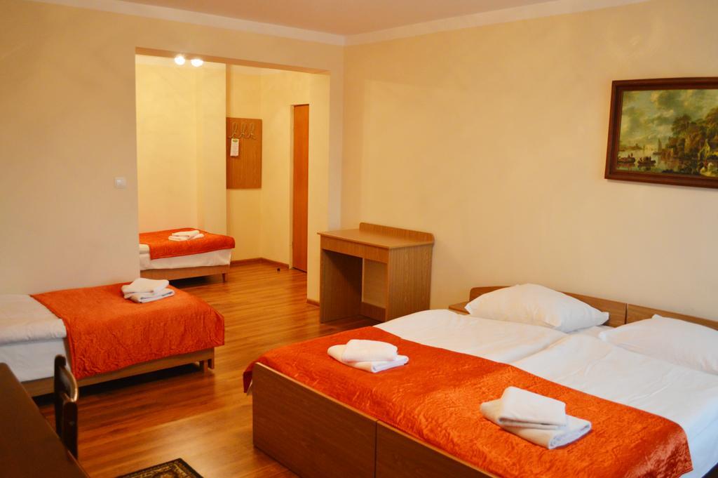 Hotel Monika Cracovie Extérieur photo